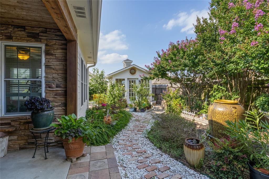 4425 Maple Shade Avenue Property Photo 1