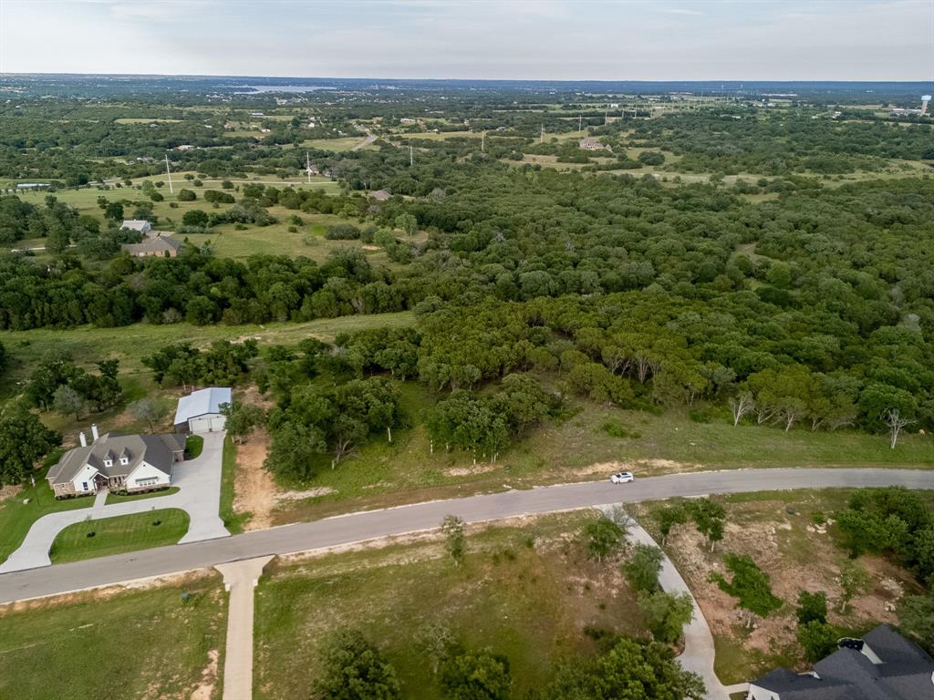 2124 Lacee Court Property Photo 4