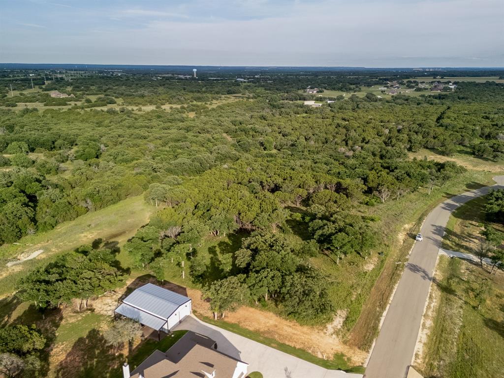 2124 Lacee Court Property Photo 5