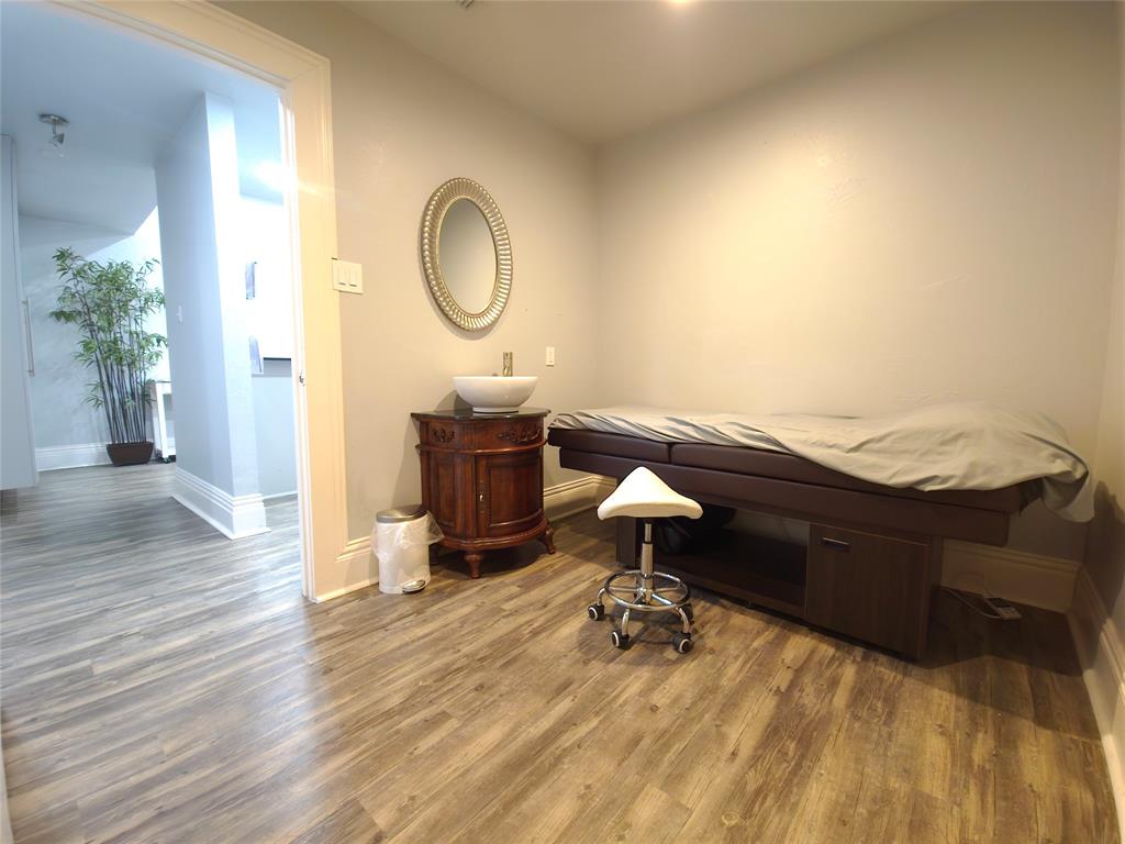 175 Miron Drive Property Photo 9