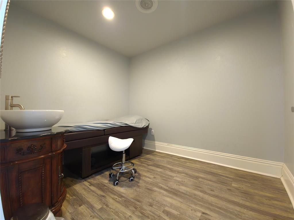 175 Miron Drive Property Photo 10