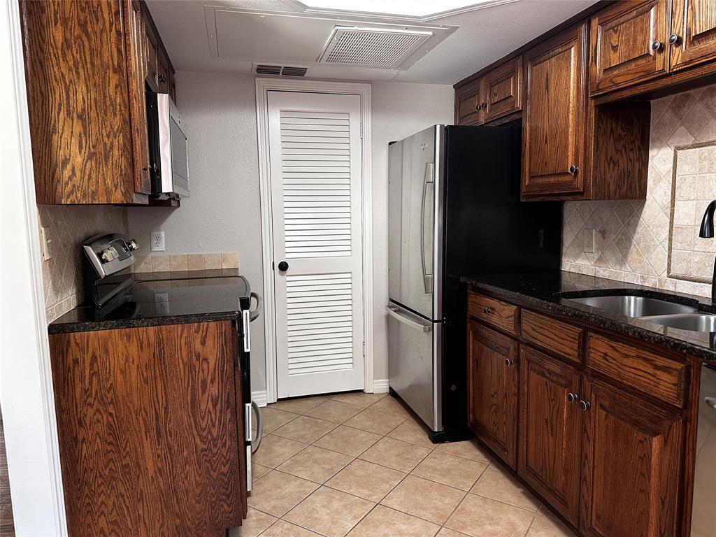 6451 Oriole Drive Property Photo 12