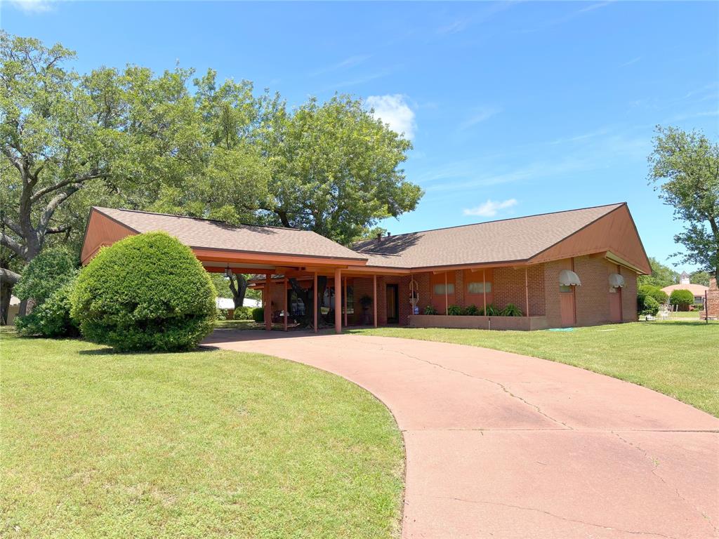 905 Bennett Drive Property Photo 4