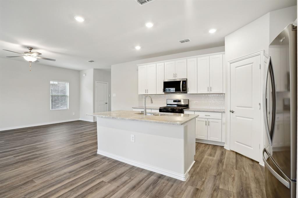 209 Greenbriar Drive Property Photo 1