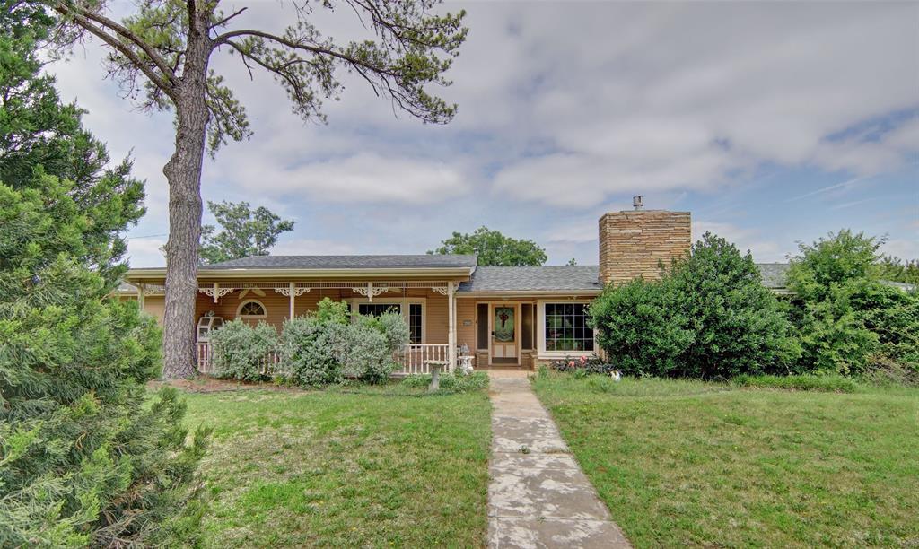 623 N 2353 Road Property Photo 1