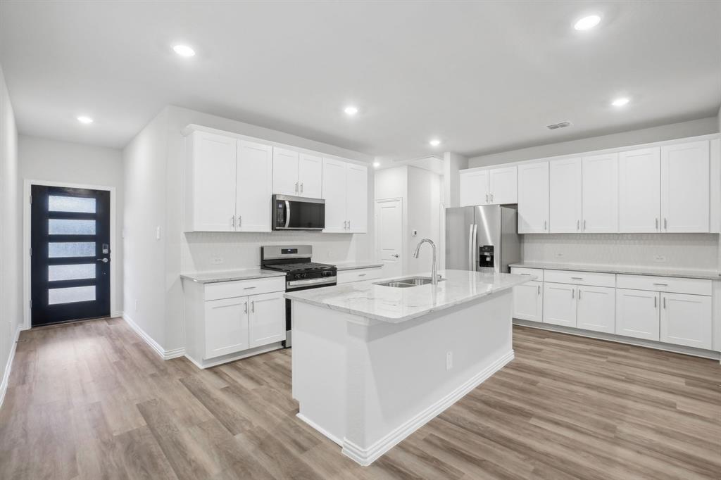 201 Greenbriar Drive Property Photo 1