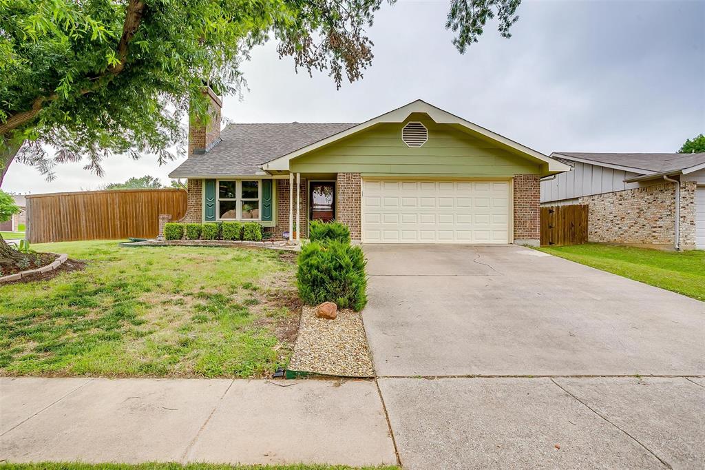 2305 Hollybush Lane Property Photo 1