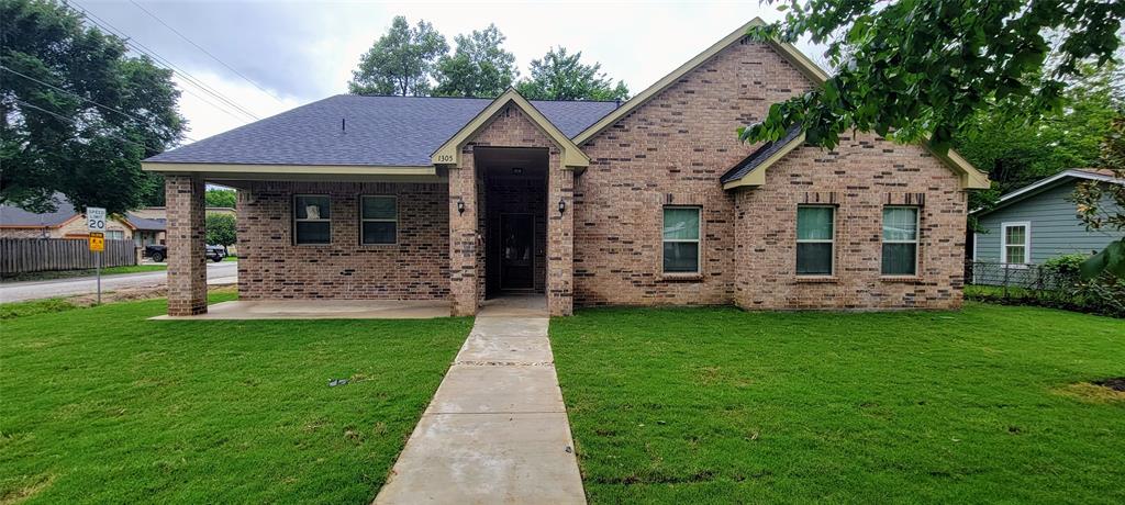 1305 Dewberry Drive Property Photo 1