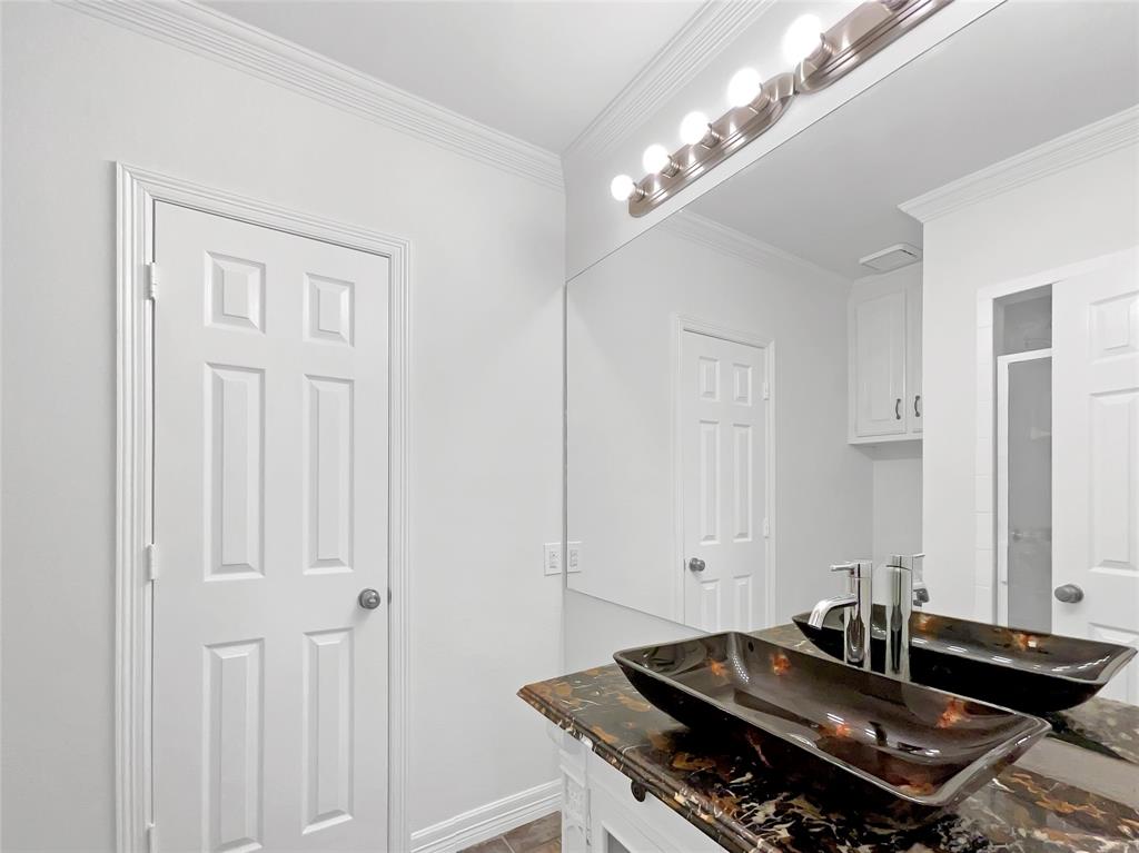 4513 Old Pond Drive Property Photo 18