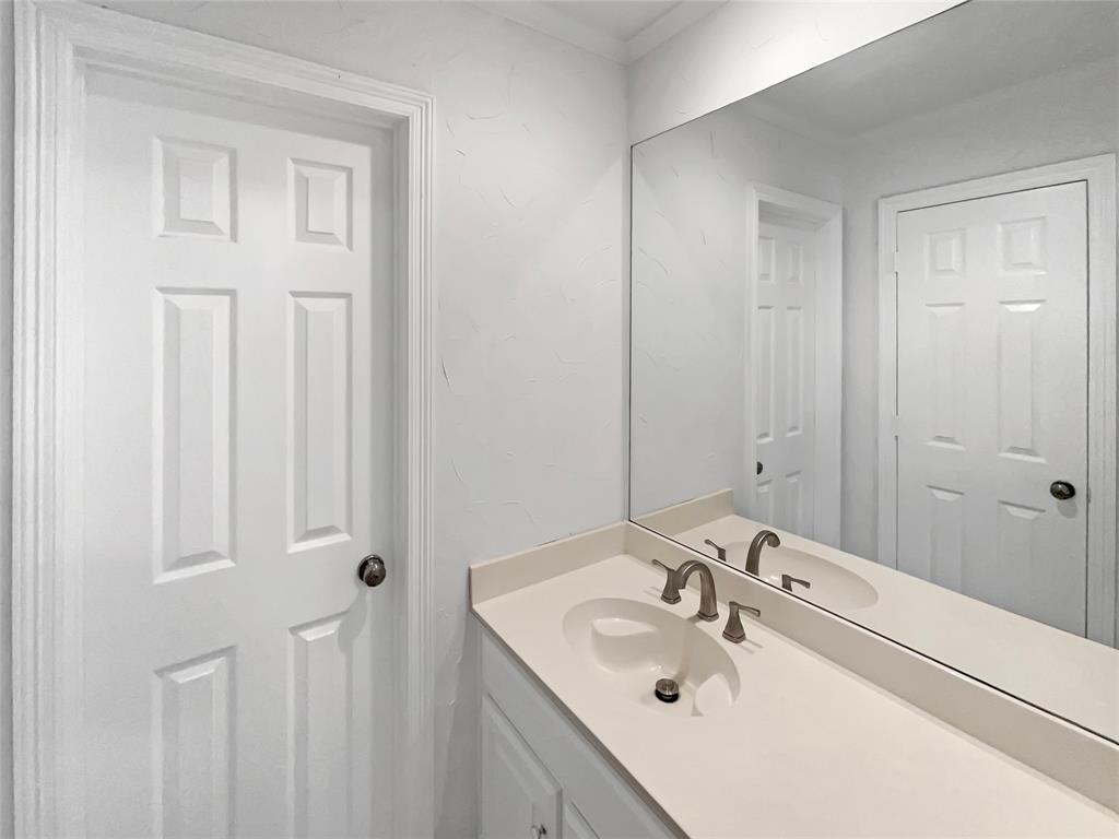 4513 Old Pond Drive Property Photo 22
