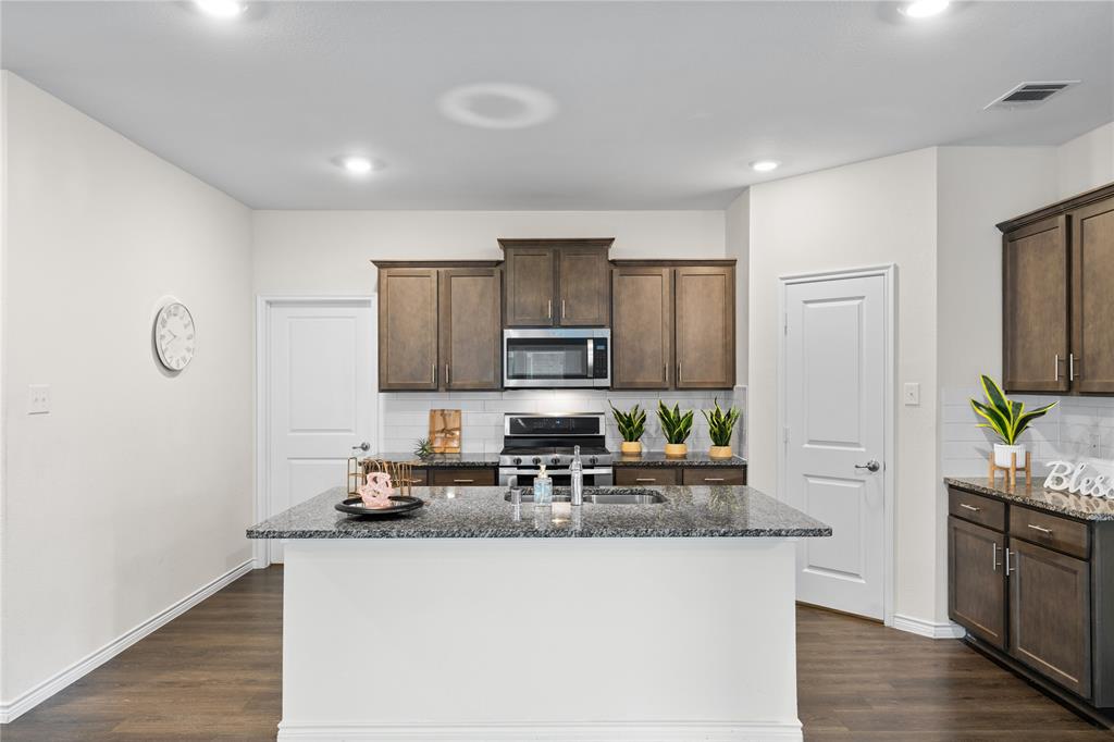 706 Willow View Way Property Photo 13