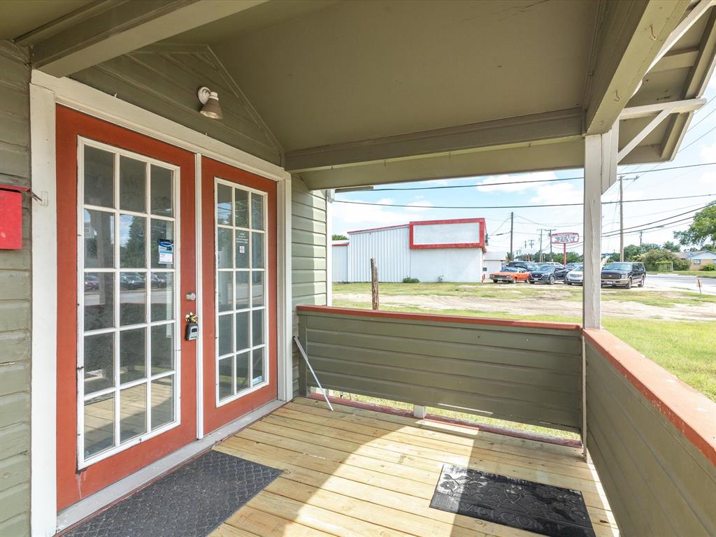 1003 S Main Street Property Photo 5