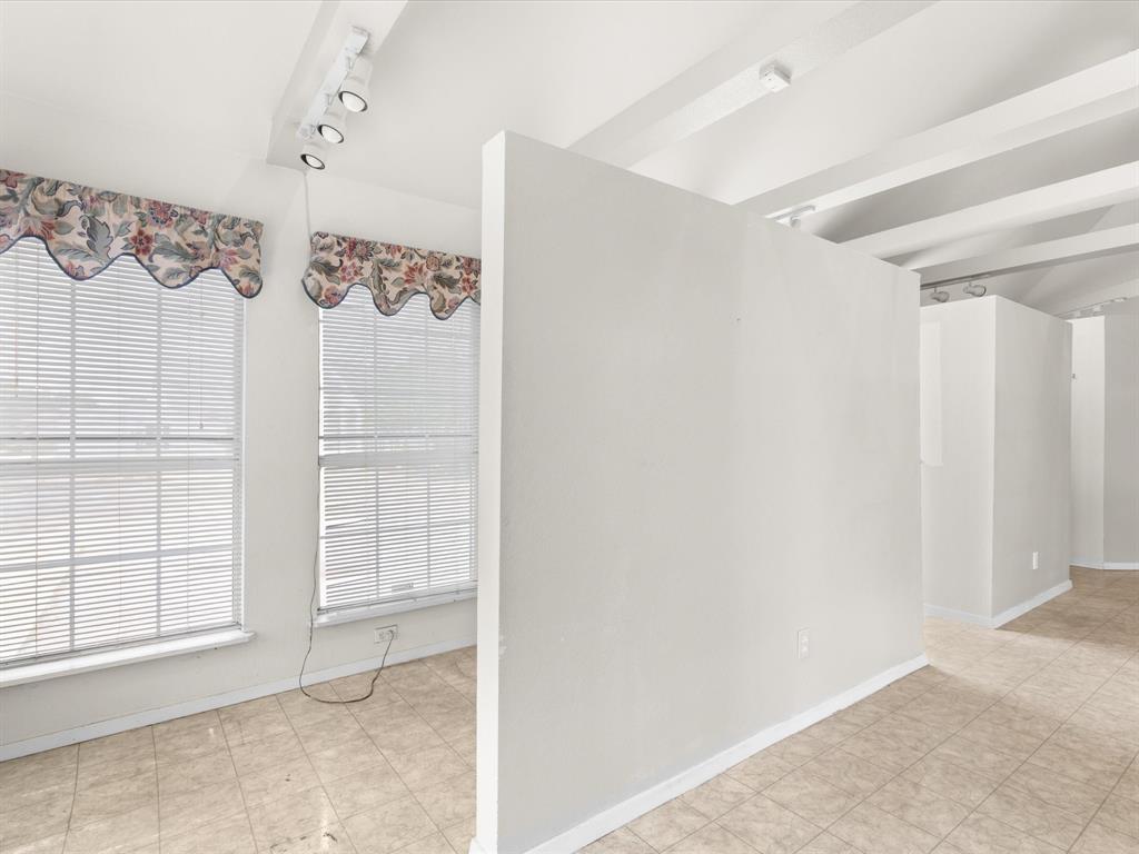1003 S Main Street Property Photo 10
