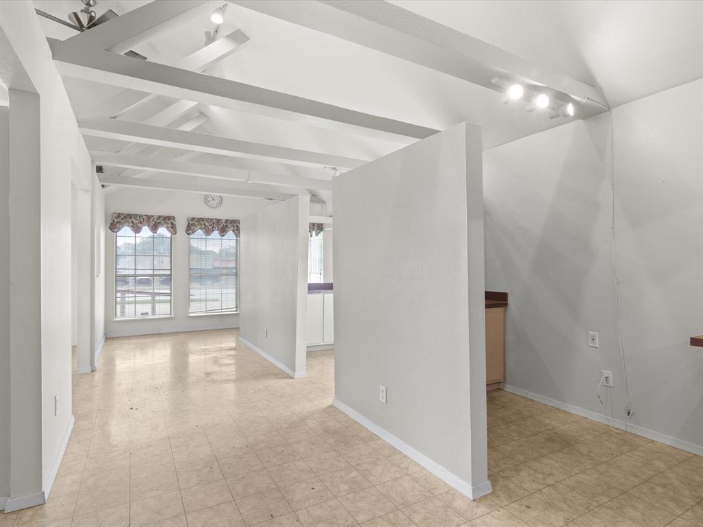 1003 S Main Street Property Photo 15