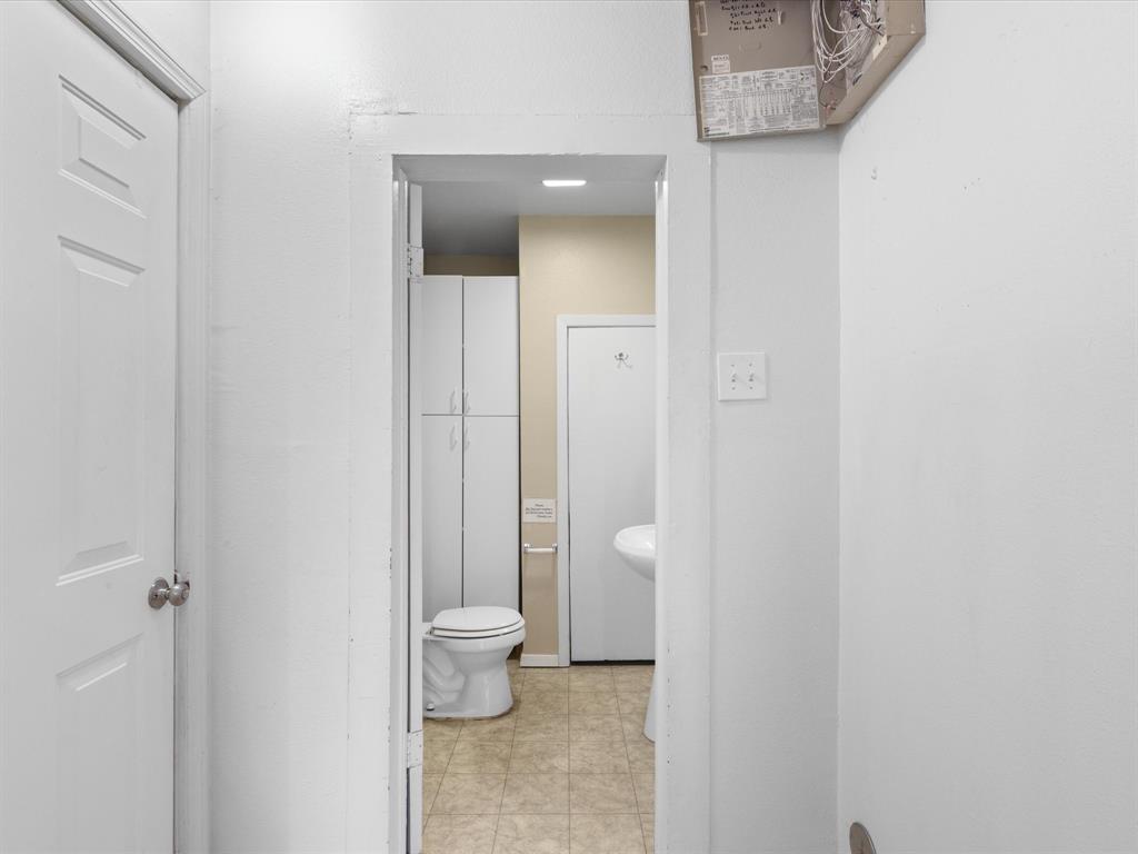 1003 S Main Street Property Photo 17
