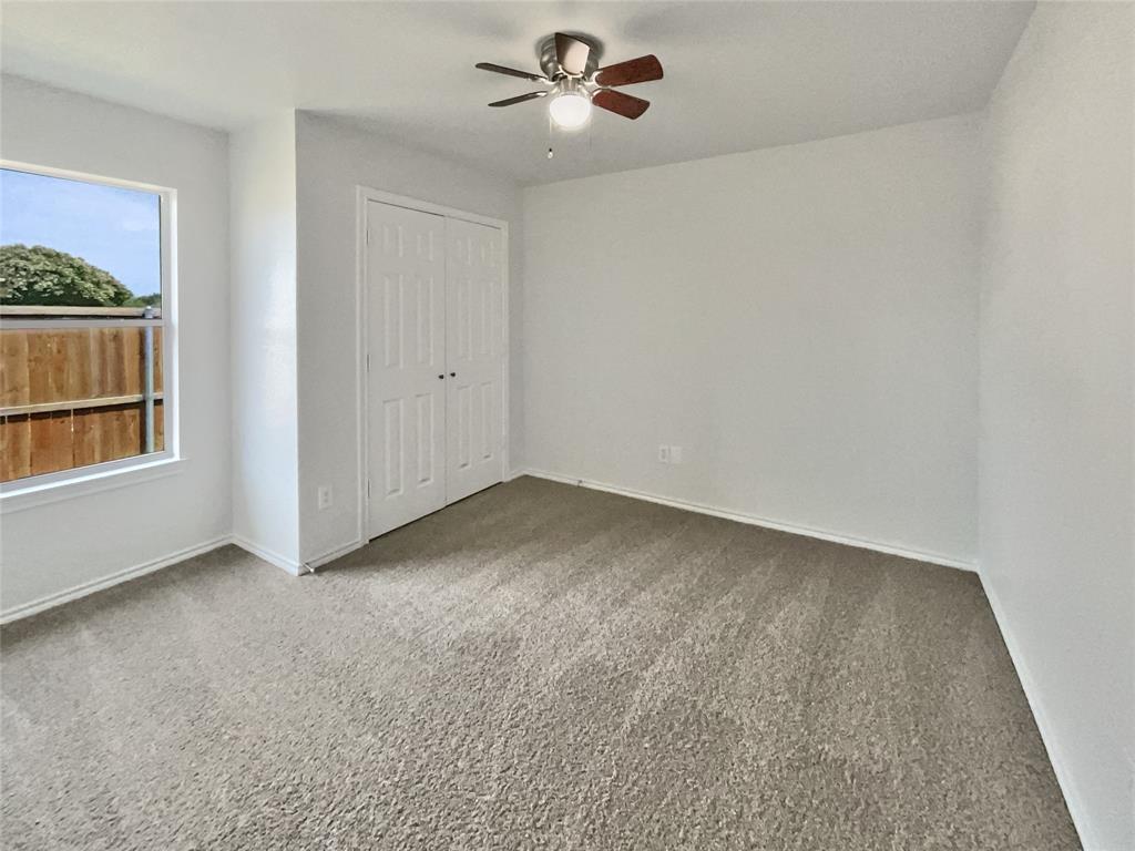 2901 Lakewood Lane Property Photo 9