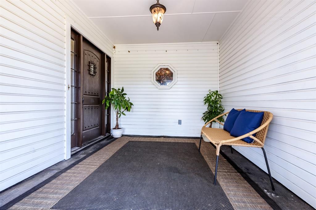 9867 Dripping Springs Road Property Photo 4