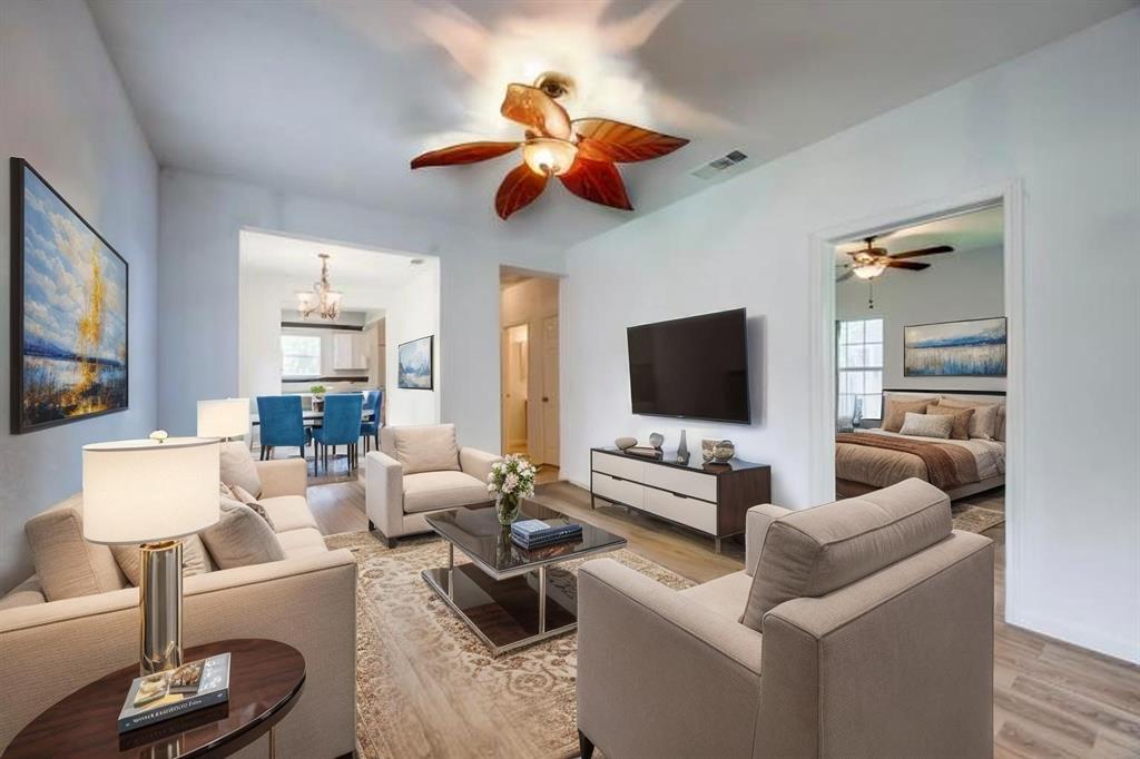 307 E Main Street Property Photo 1