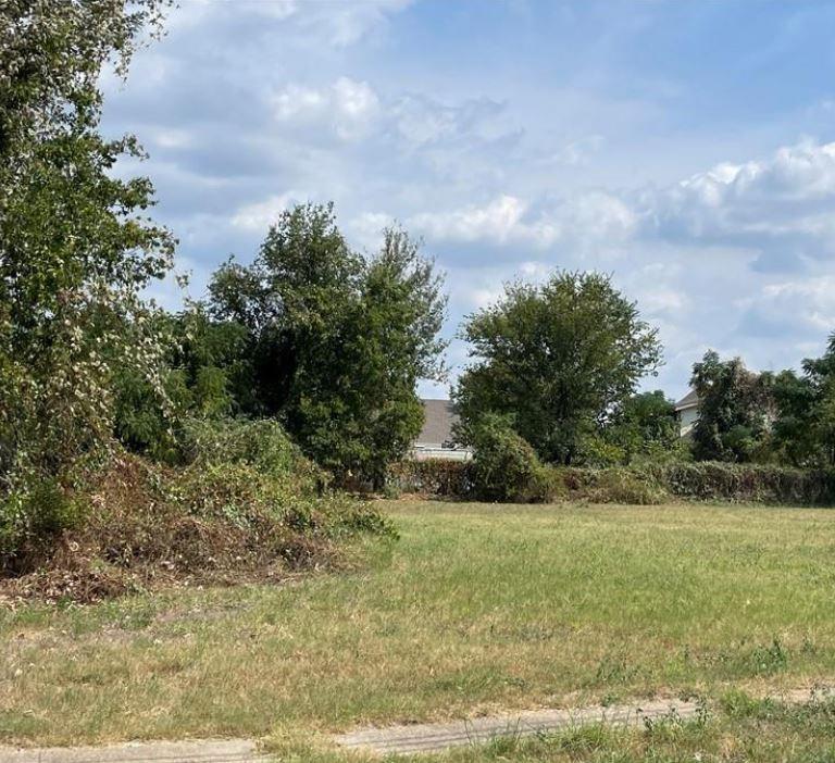 1205 Renick Property Photo 2