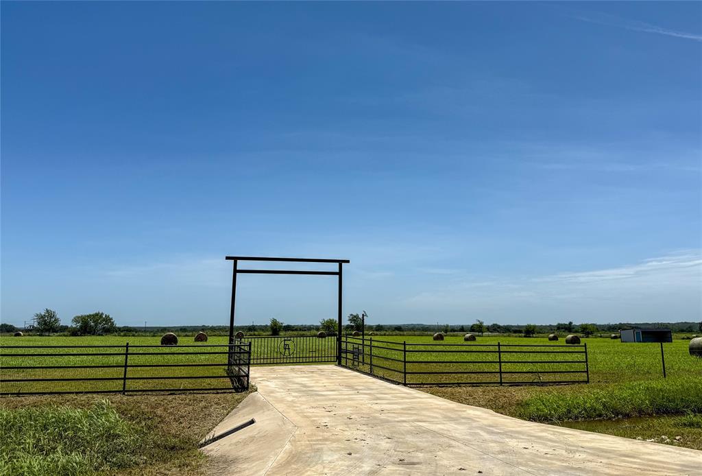 174 Private Road 107 Property Photo 1