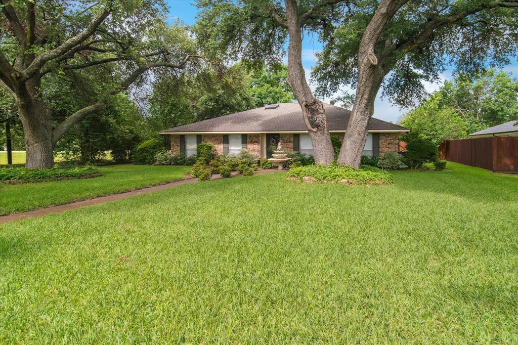 201 Harris Drive Property Photo 1