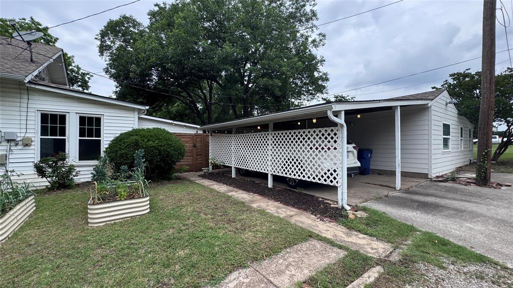 573 S Preston Avenue Property Photo 3