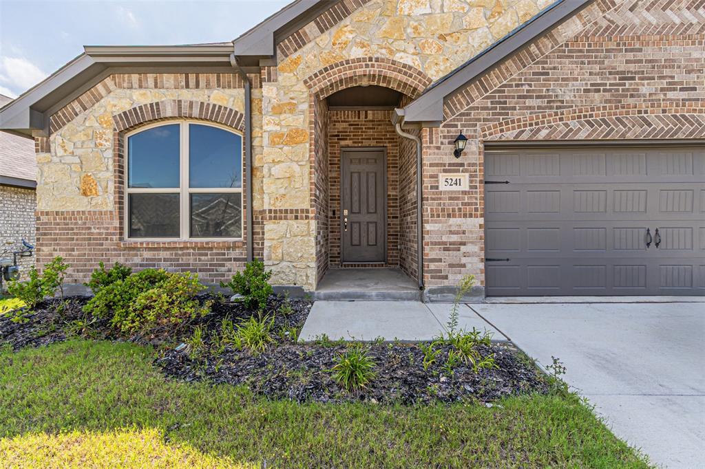 5241 Markham Ferry Drive Property Photo 3