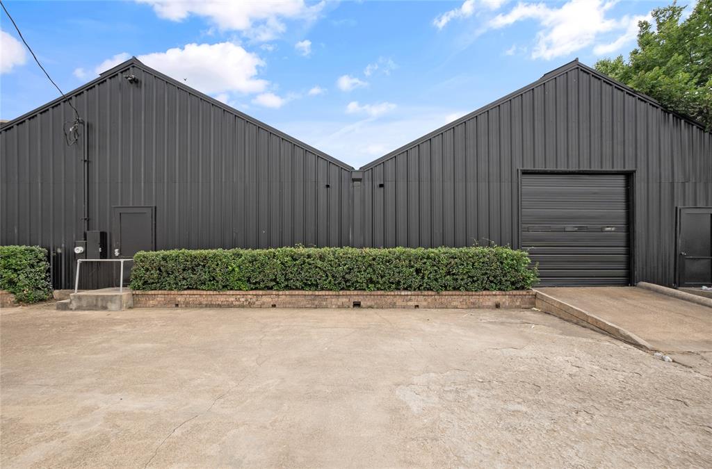 3500 Easy Street Property Photo 4