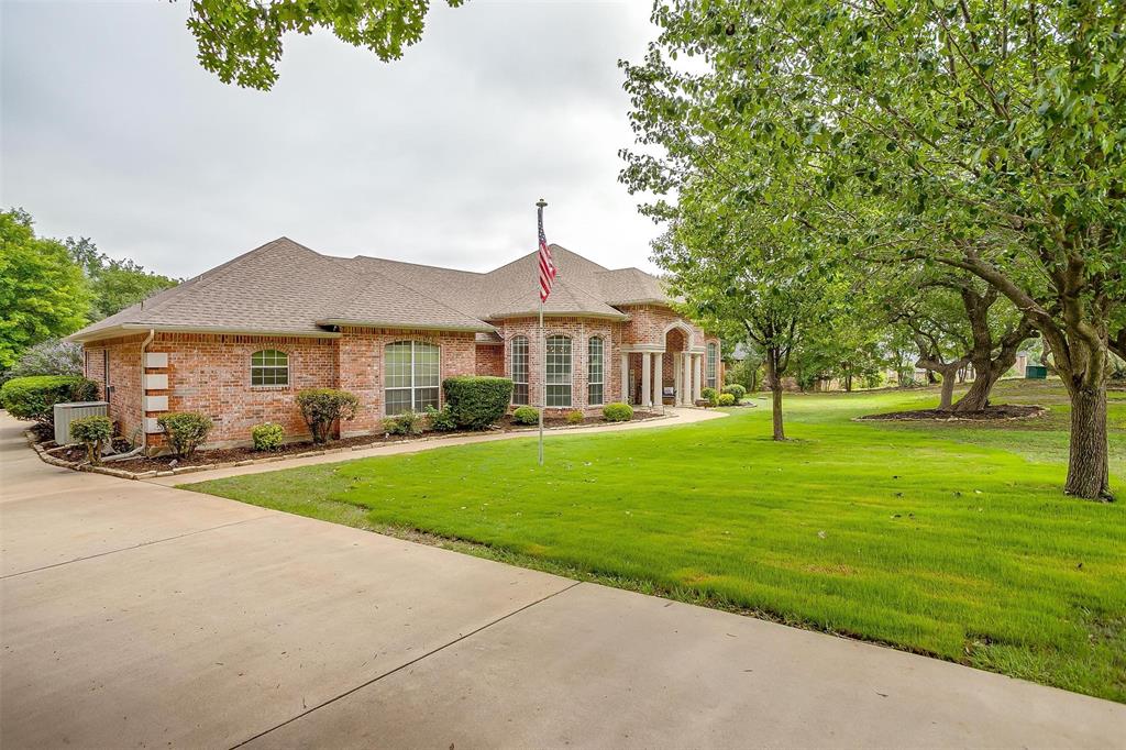 1717 Woodridge Court Property Photo 1
