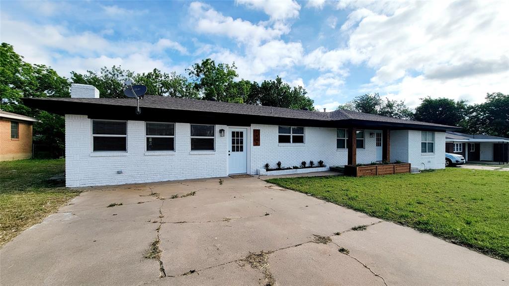 1447 W Lingleville Road Property Photo 1