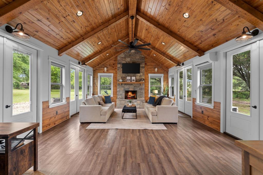 828 Crooked Creek Road Property Photo 1