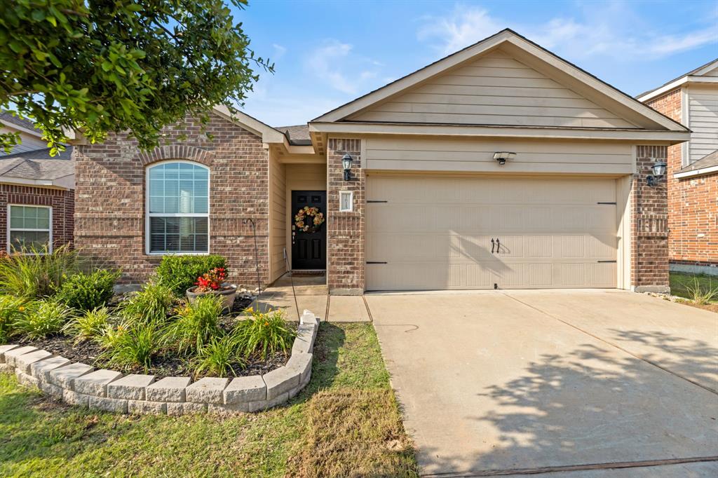 1615 White Mountain Way Property Photo 1