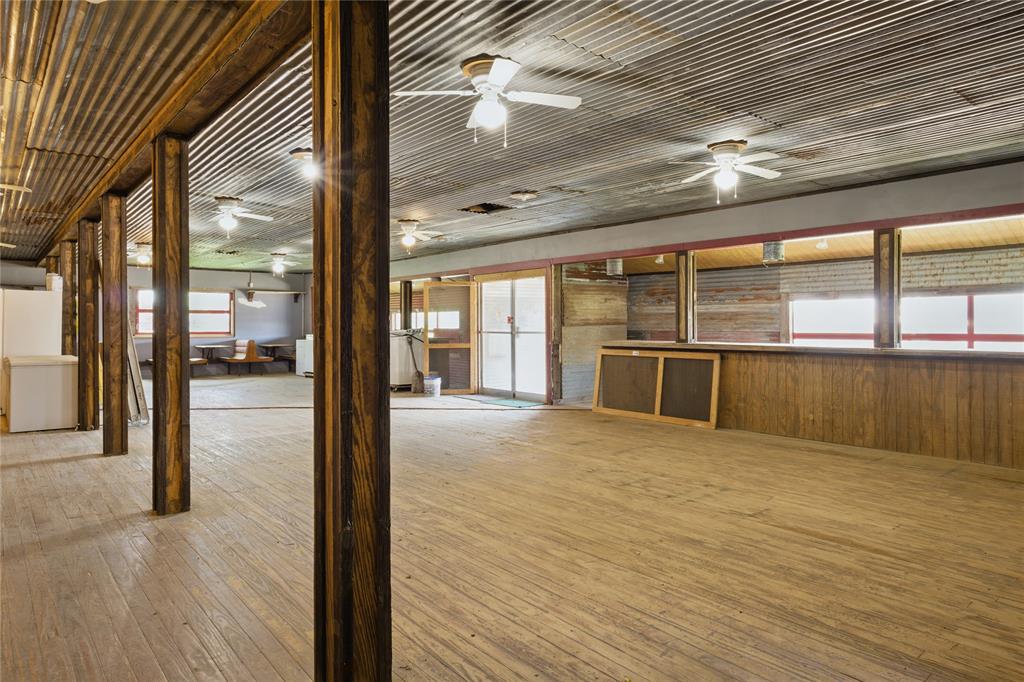 211 E Main Fish Diner Street Property Photo 8