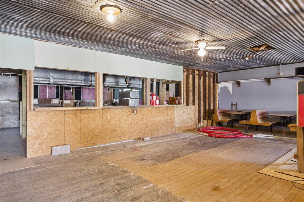211 E Main Fish Diner Street Property Photo 13