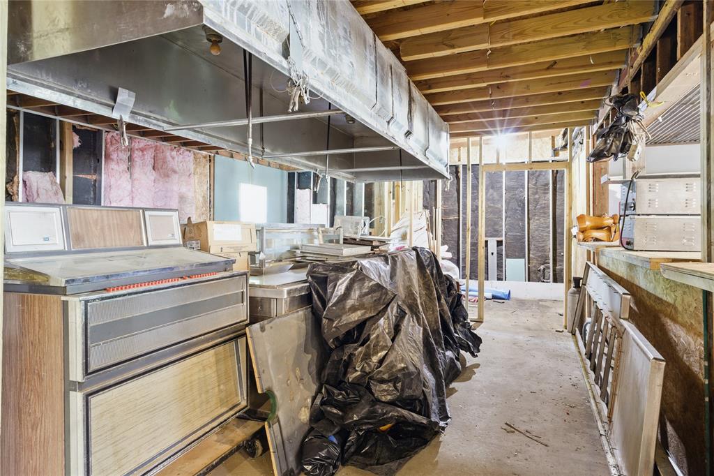 211 E Main Fish Diner Street Property Photo 15