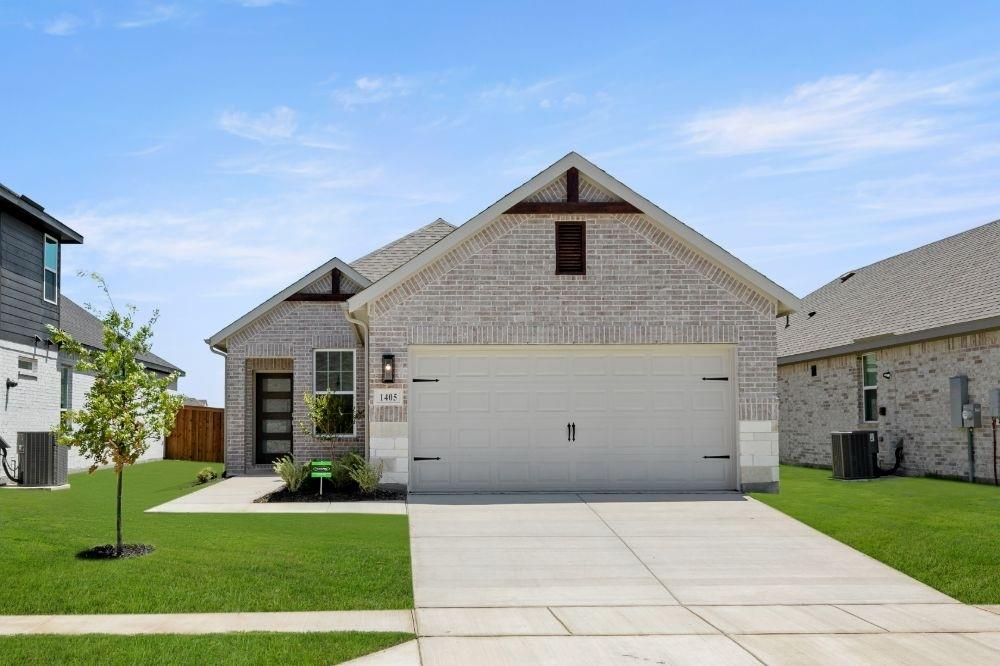 1405 Grove Pond Road Property Photo 1