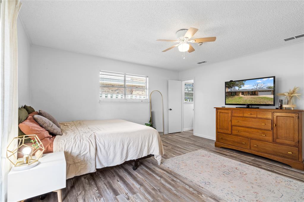 1224 S Lang Avenue Property Photo 15