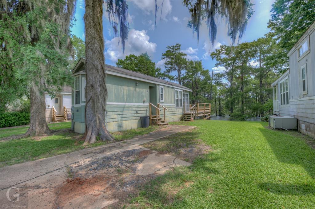 315 Lakeview Circle Property Photo 4