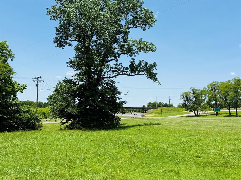 1104 O'neal Street Property Photo 3
