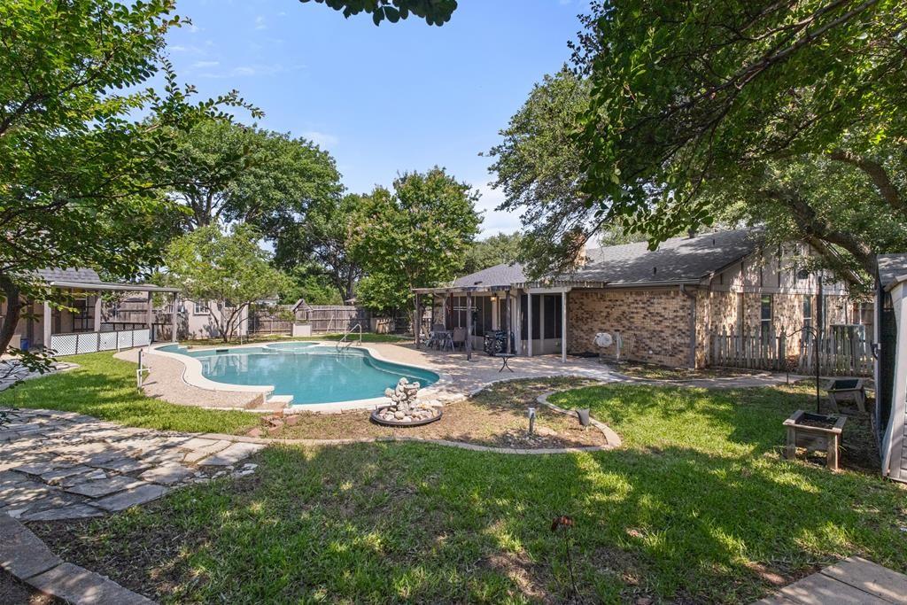 2904 Bluebonnet Lane Property Photo 1