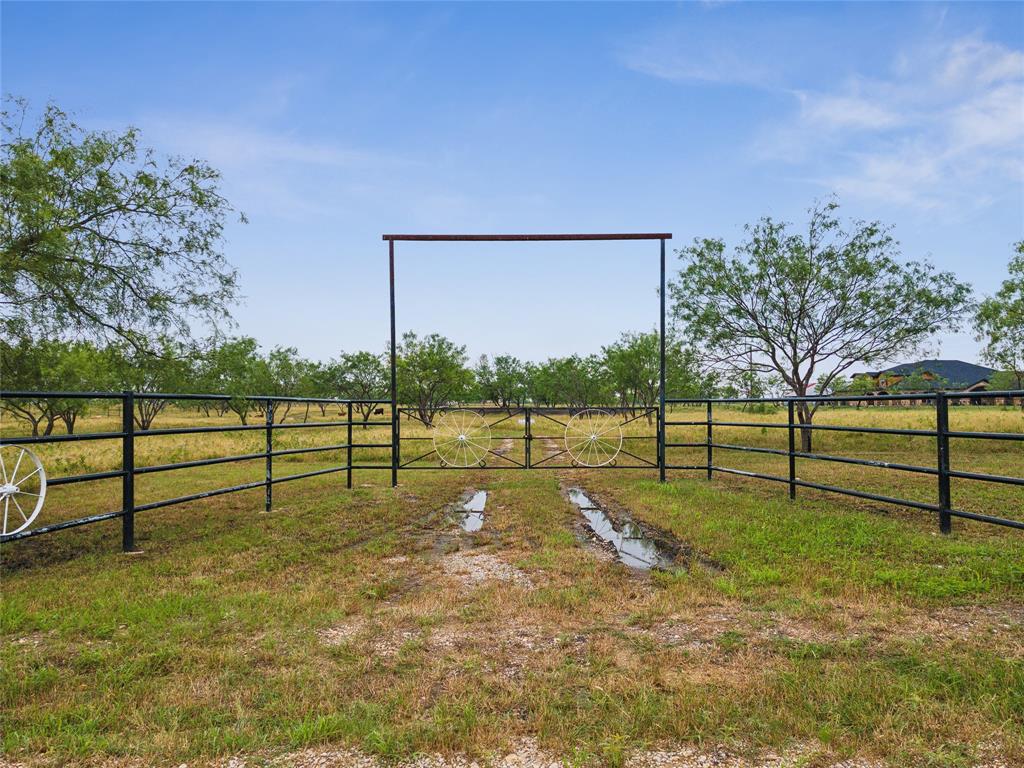 6872 County Road 0040 Road