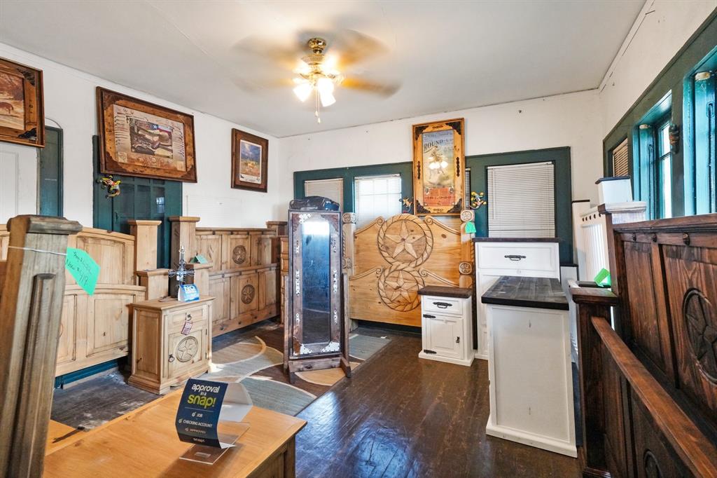 1001b E Hubbard Street Property Photo 18