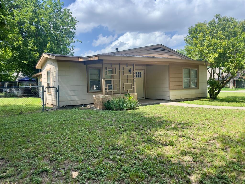 5892 Tracyne Drive Property Photo 1