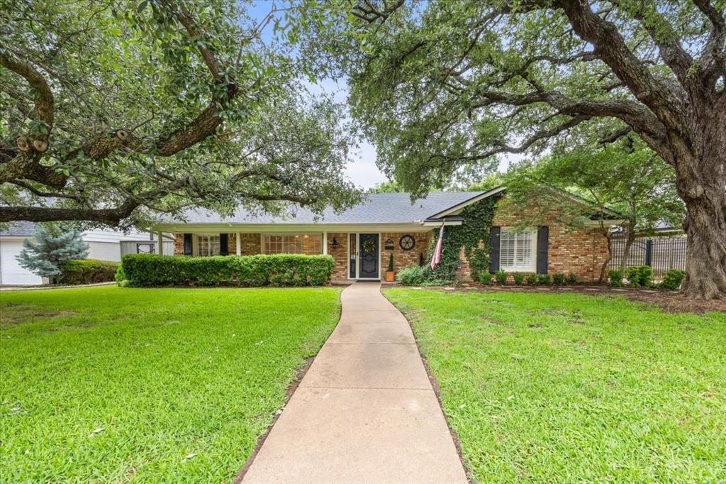 4517 Cloudview Road Property Photo 1