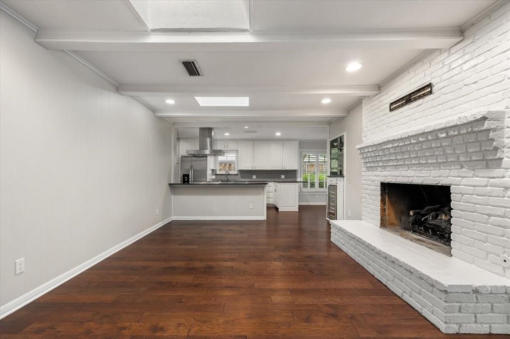 4517 Cloudview Road Property Photo 3