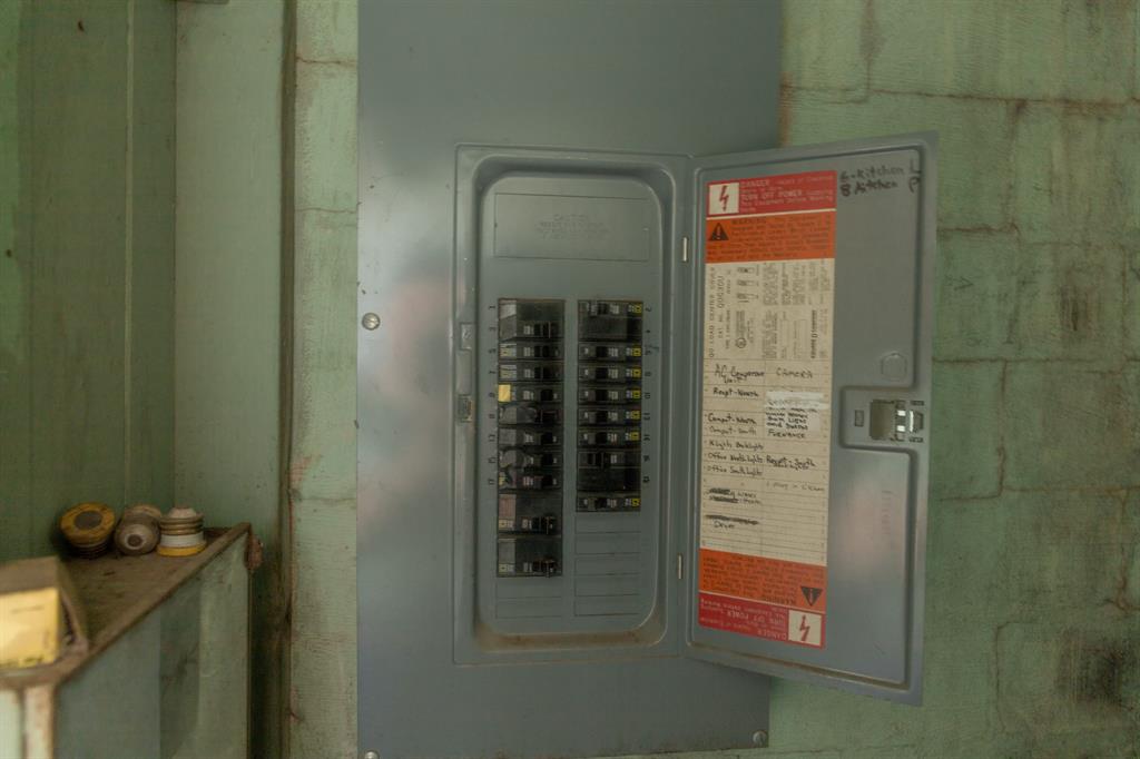 110 N Central Avenue Property Photo 17