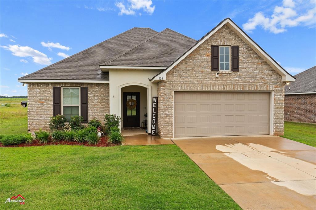608 Ives Way Property Photo 1