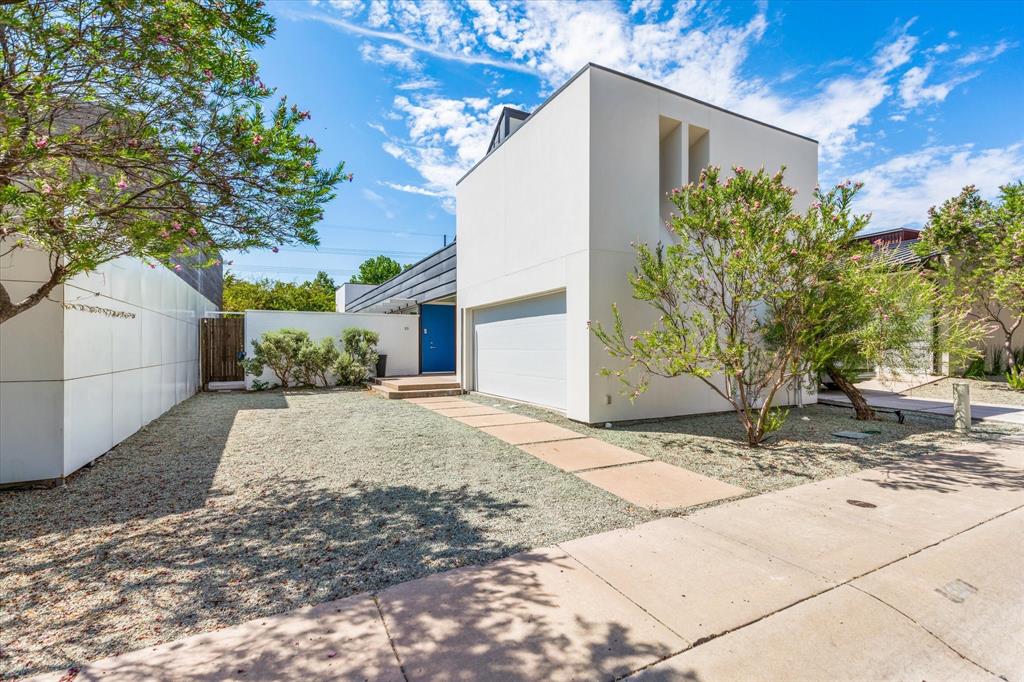 33 Vanguard Way Property Photo 1