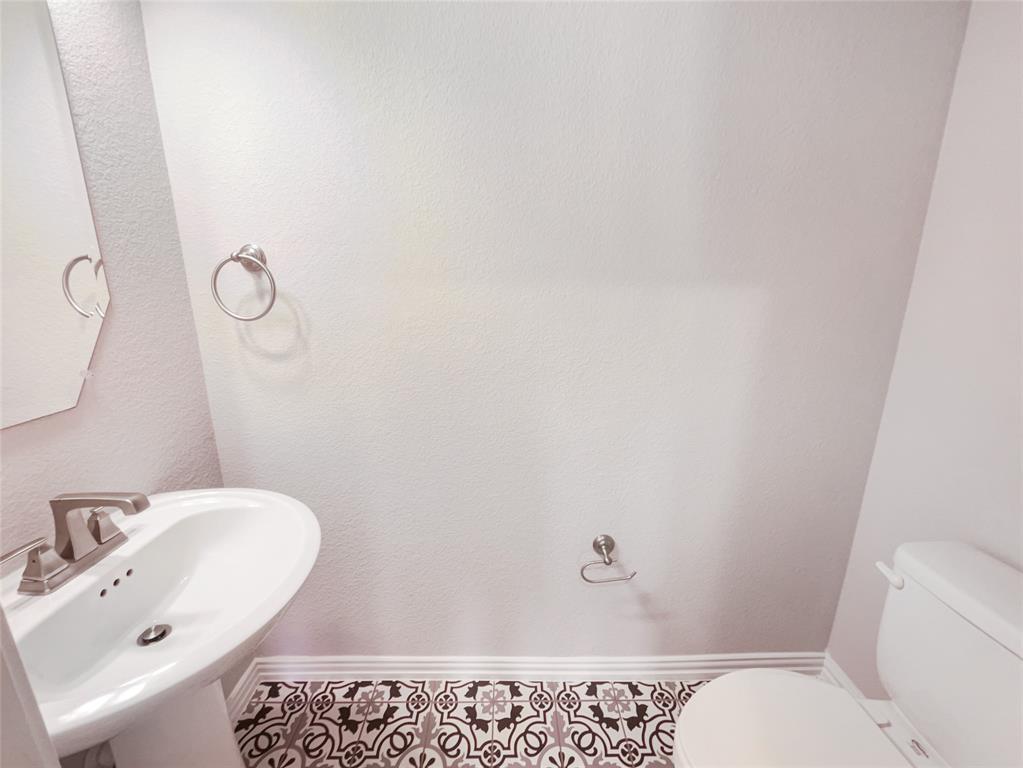 233 Stonegate Way Property Photo 13