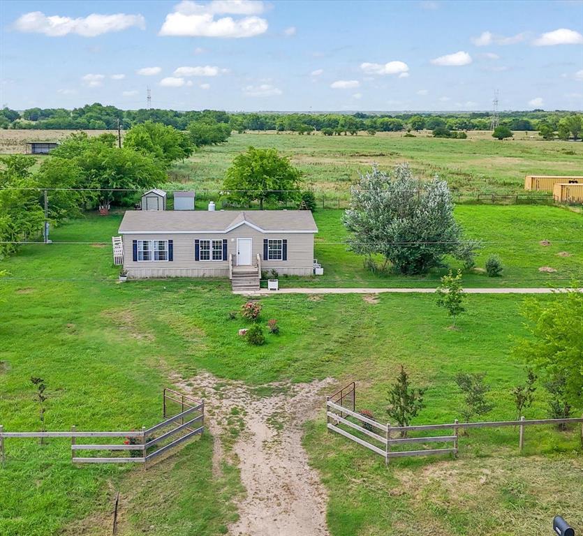 1762 County Road 4752 Property Photo 1